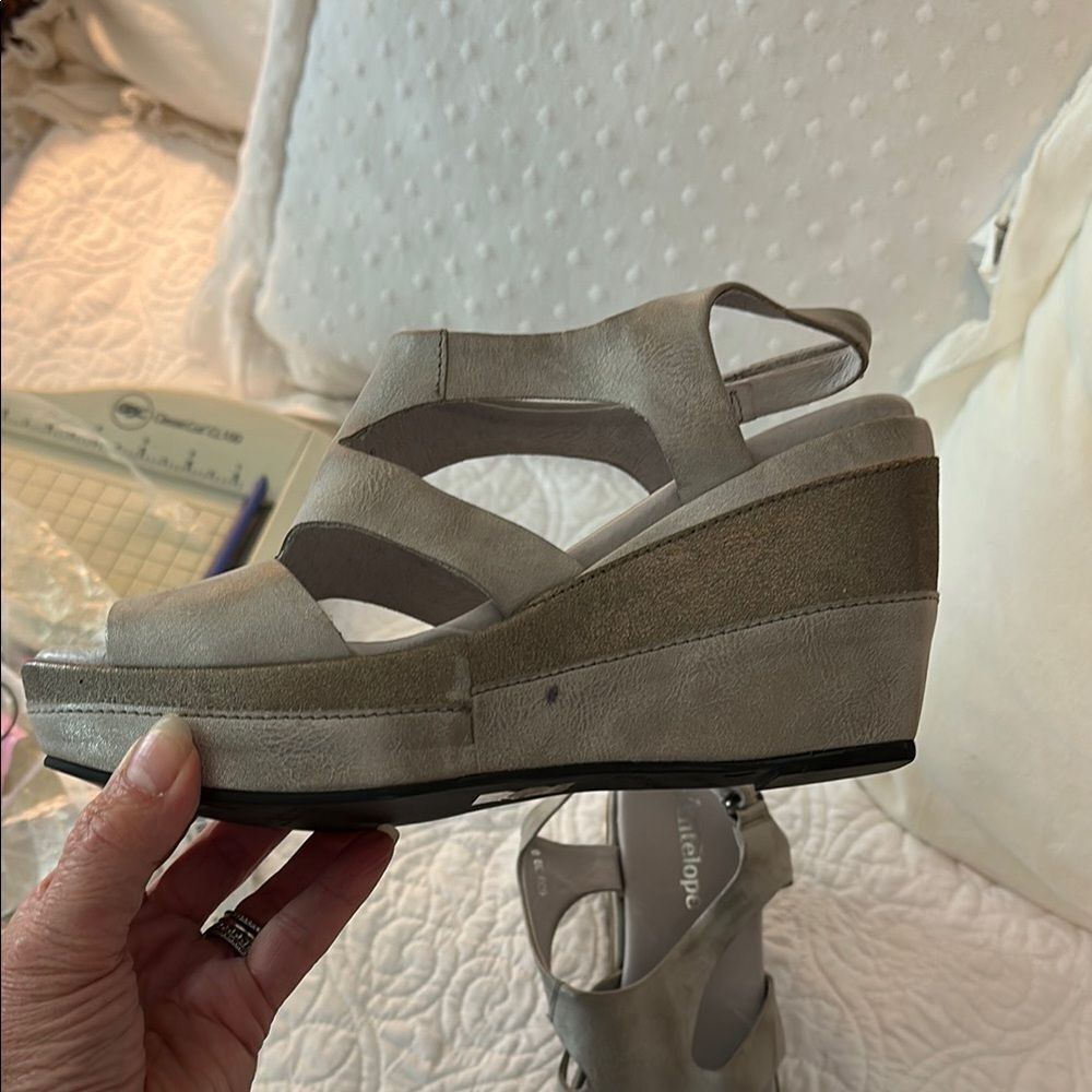 Antelope Women's Sandals View 2